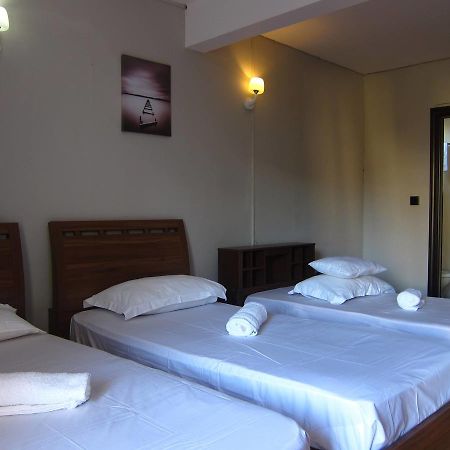 West Palm Inn Flic en Flac ภายนอก รูปภาพ