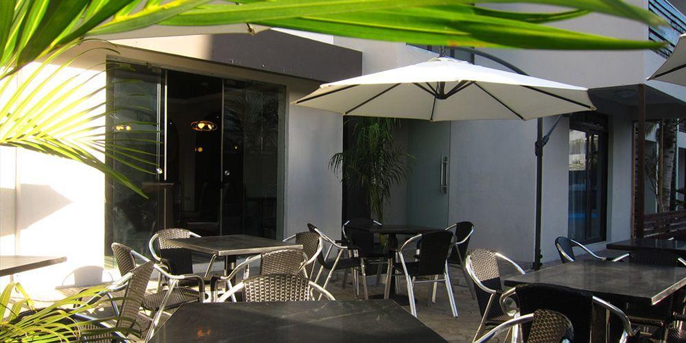West Palm Inn Flic en Flac ภายนอก รูปภาพ