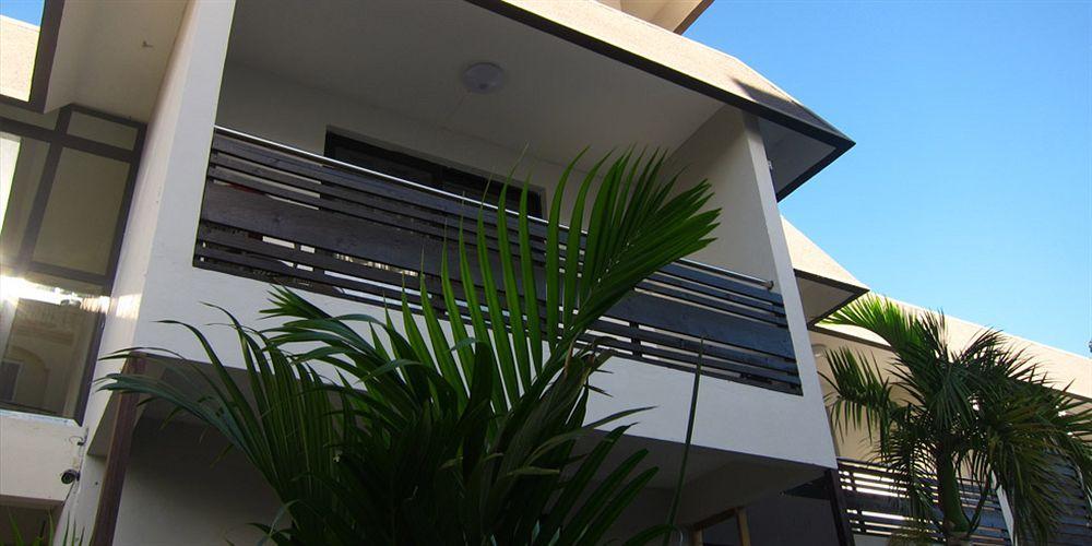 West Palm Inn Flic en Flac ภายนอก รูปภาพ