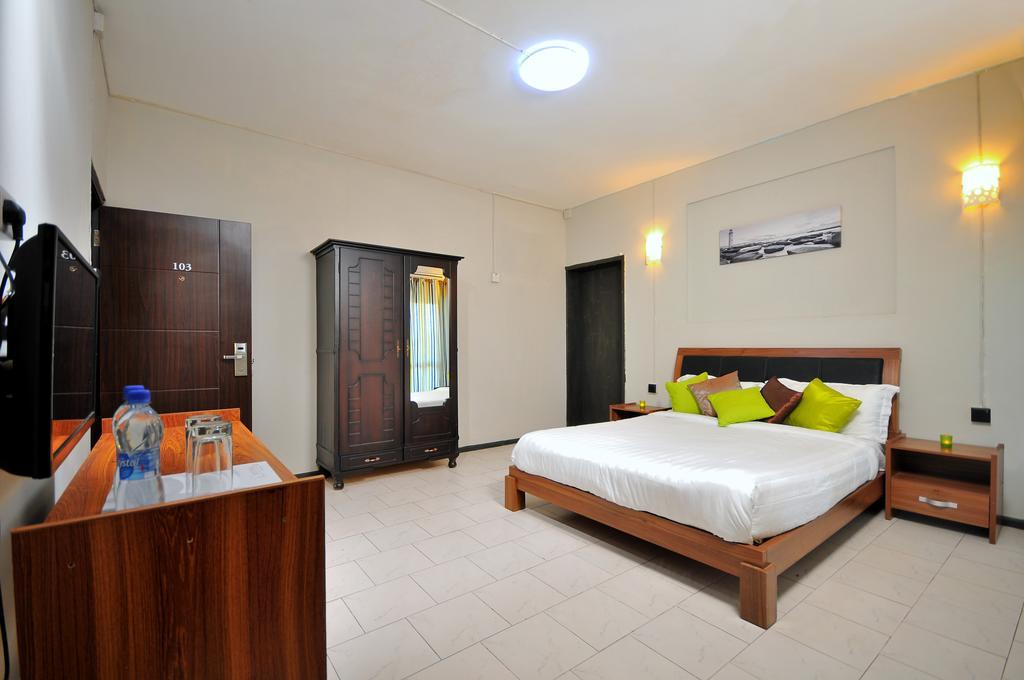 West Palm Inn Flic en Flac ภายนอก รูปภาพ