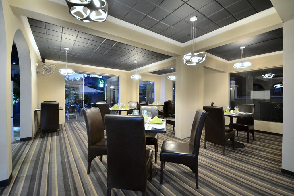 West Palm Inn Flic en Flac ภายนอก รูปภาพ