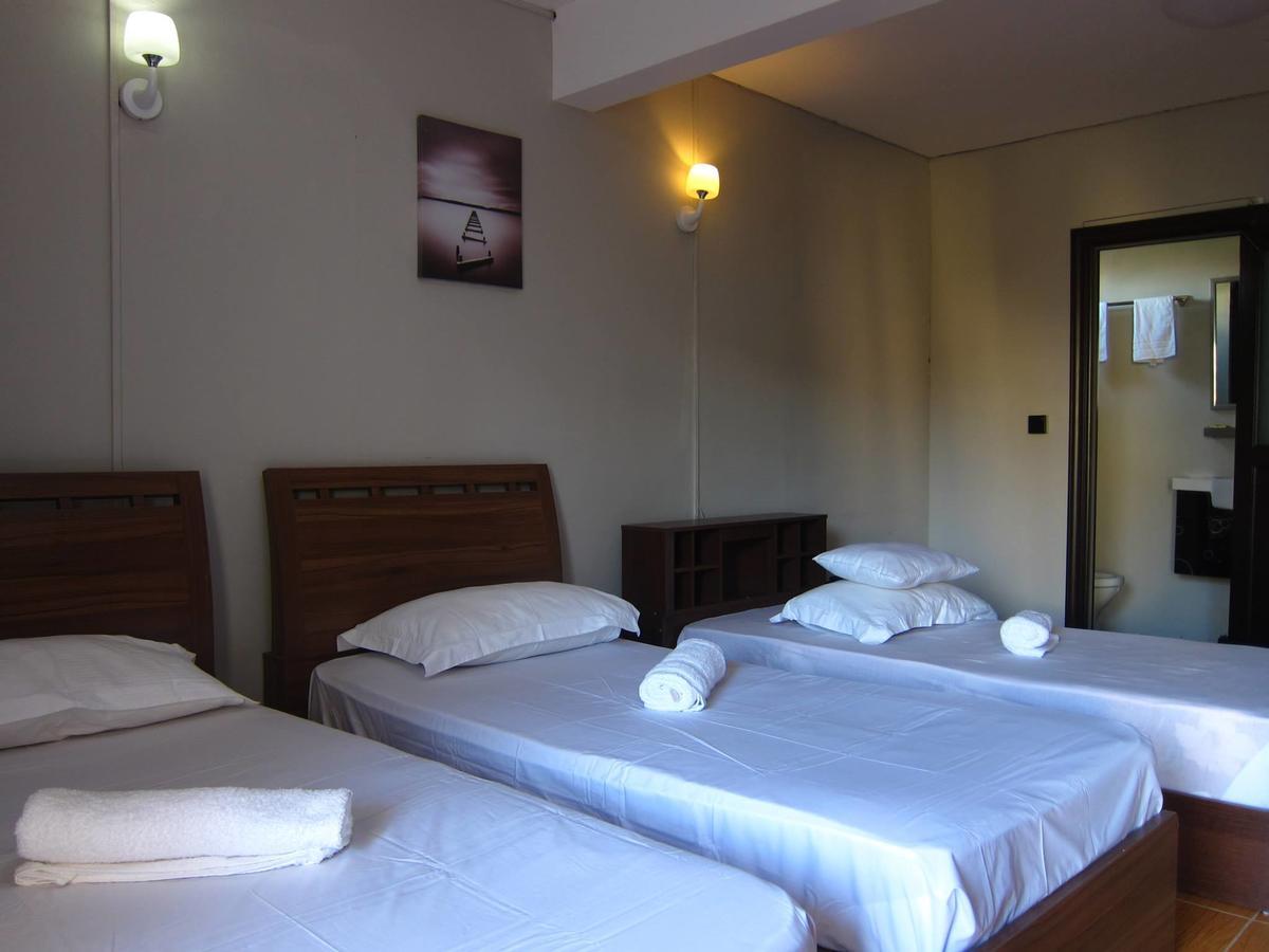 West Palm Inn Flic en Flac ภายนอก รูปภาพ
