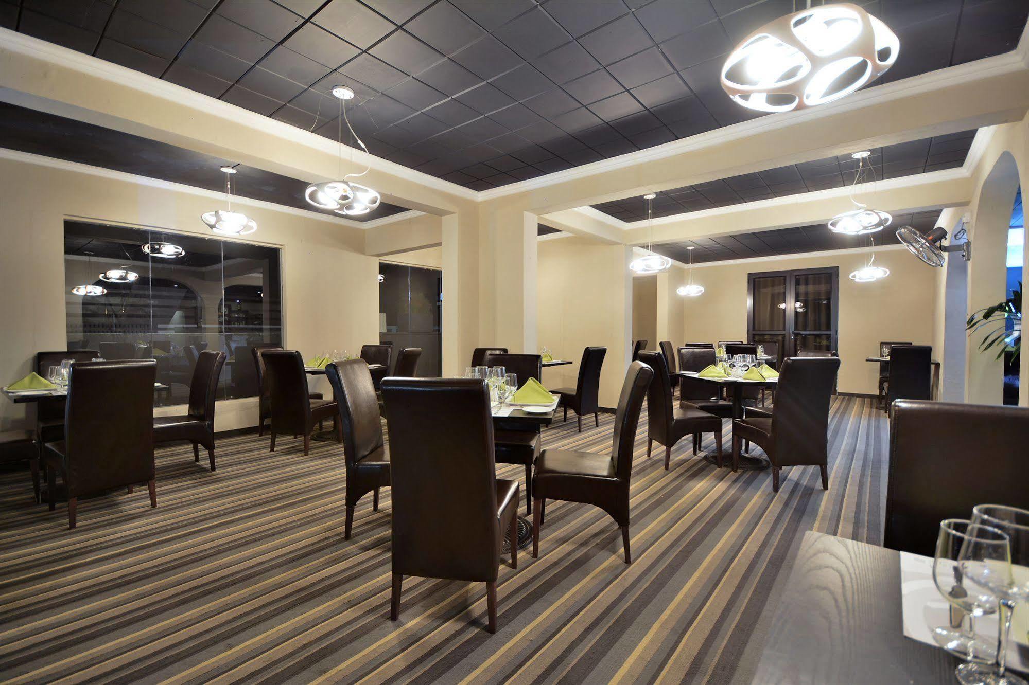 West Palm Inn Flic en Flac ภายนอก รูปภาพ