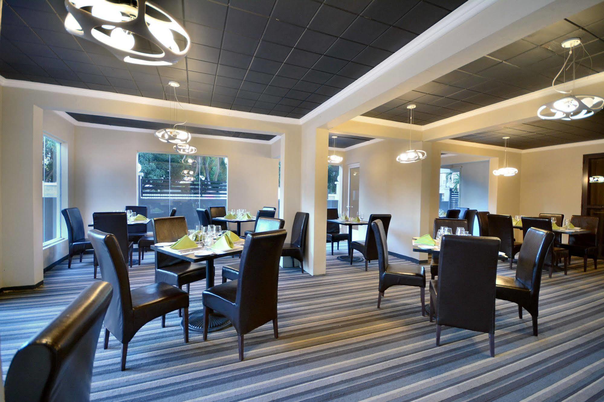 West Palm Inn Flic en Flac ภายนอก รูปภาพ